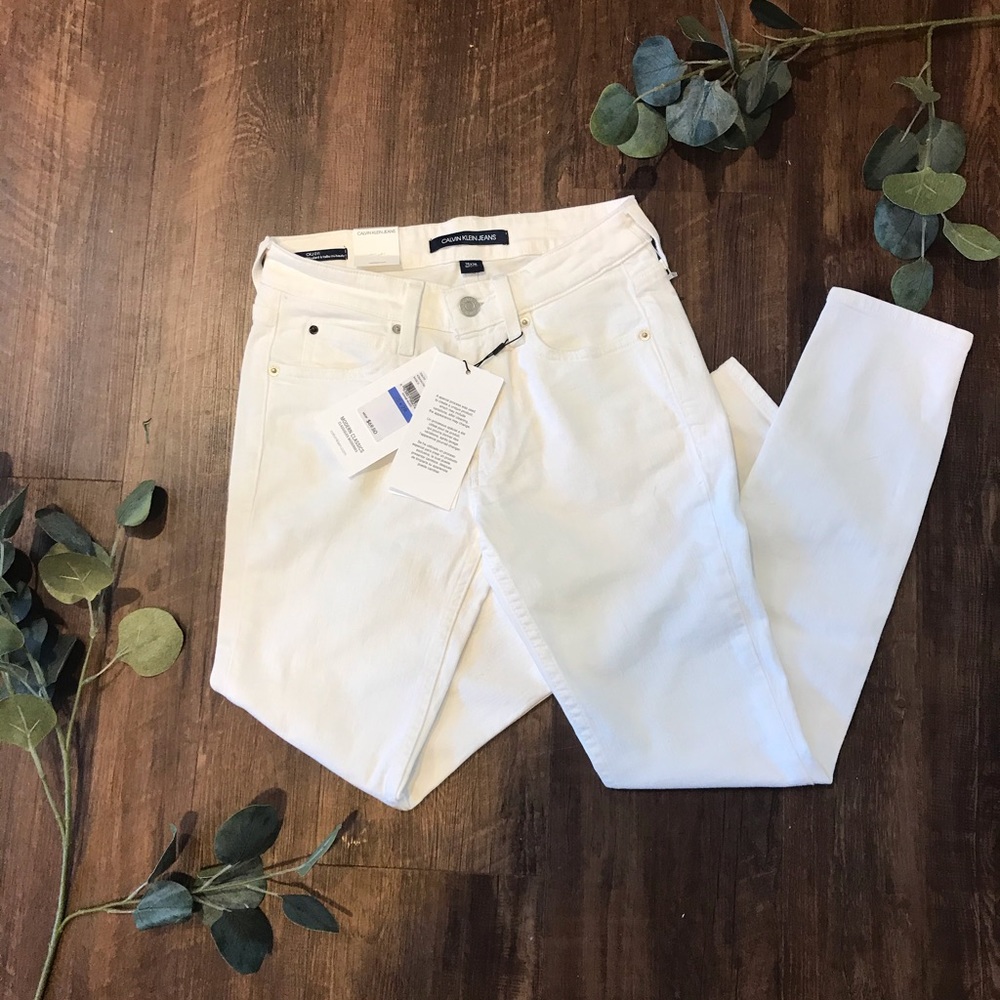 NAME YOUR OWN PRICE!!!Calvin Klein white jeans